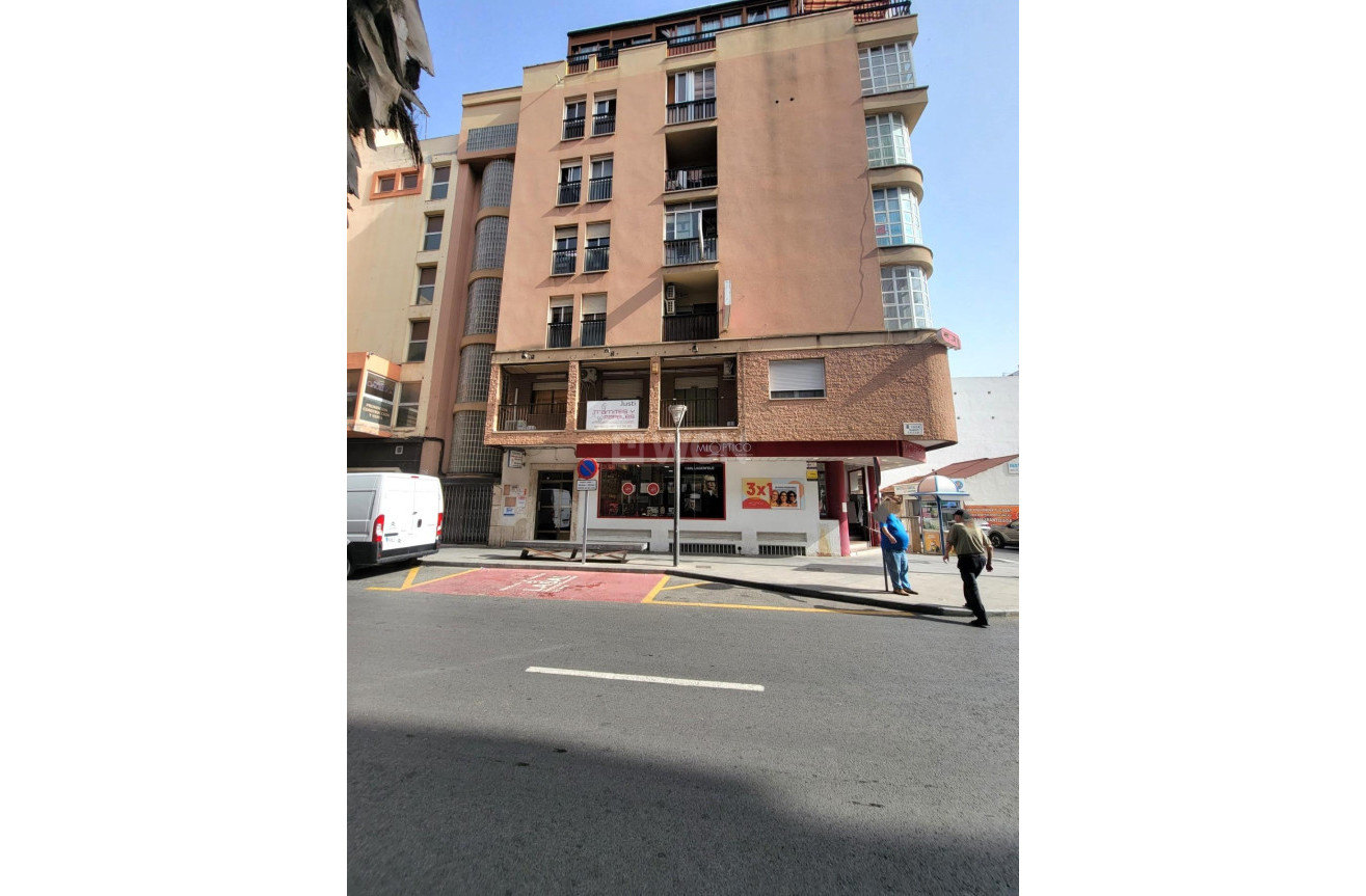 Odsprzedaż - Mieszkanie w bloku - Torrevieja - Centro