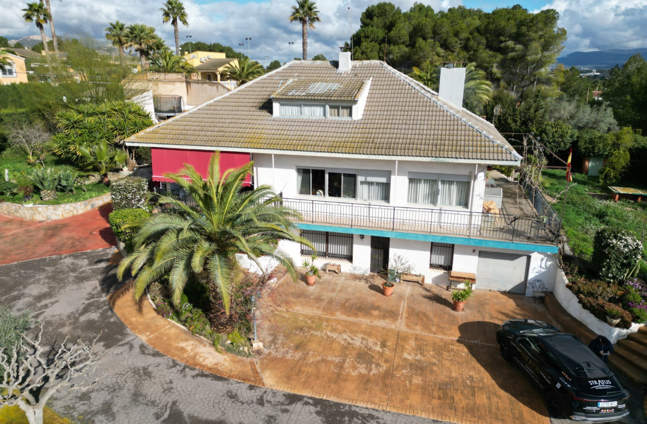 Odsprzedaż - Villa - Elda - Inland