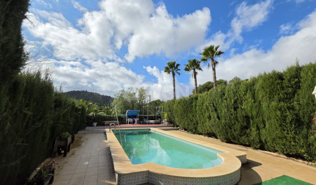 Odsprzedaż - Villa - Elda - Inland