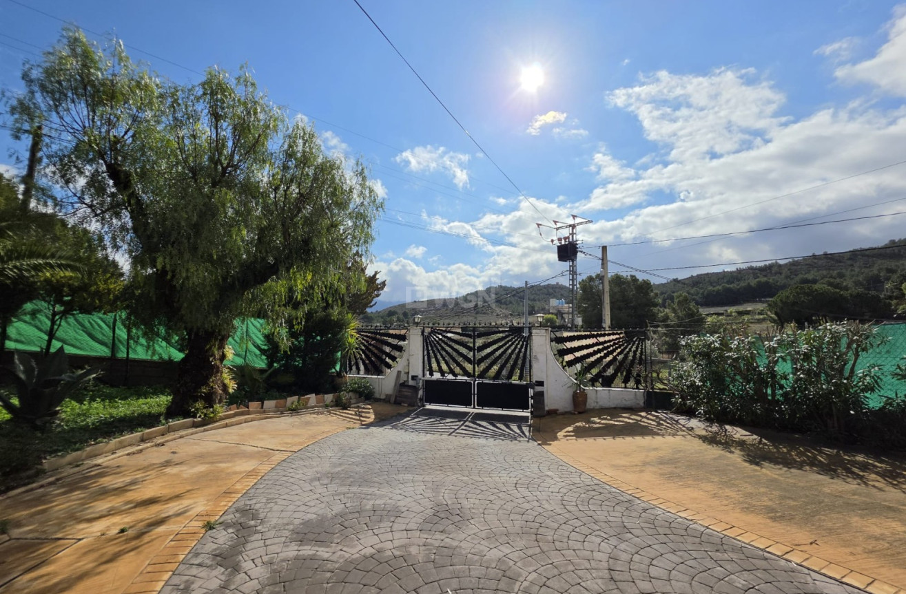 Odsprzedaż - Villa - Elda - Inland