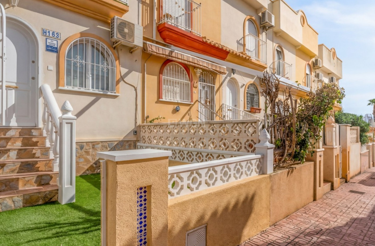 Resale - Townhouse - Orihuela Costa - Costa Blanca