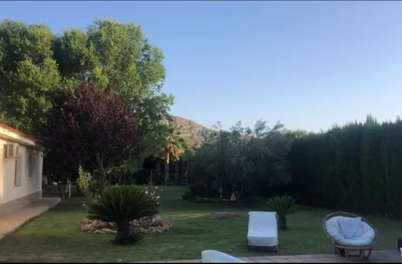 Resale - Villa - Elda - Inland