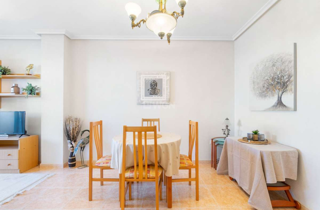 Odsprzedaż - Mieszkanie w bloku - Torrevieja - Costa Blanca