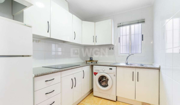 Odsprzedaż - Mieszkanie w bloku - Torrevieja - Costa Blanca