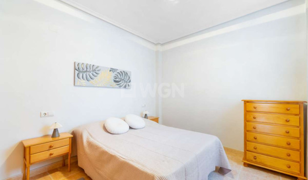 Odsprzedaż - Mieszkanie w bloku - Torrevieja - Costa Blanca