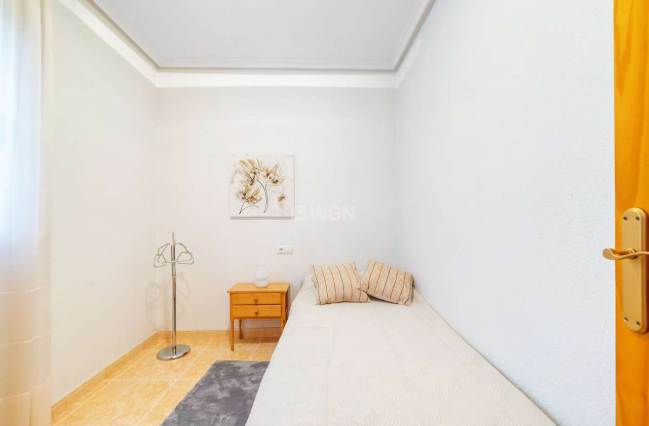 Odsprzedaż - Mieszkanie w bloku - Torrevieja - Costa Blanca