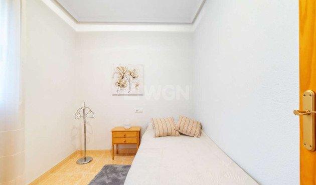 Odsprzedaż - Mieszkanie w bloku - Torrevieja - Costa Blanca