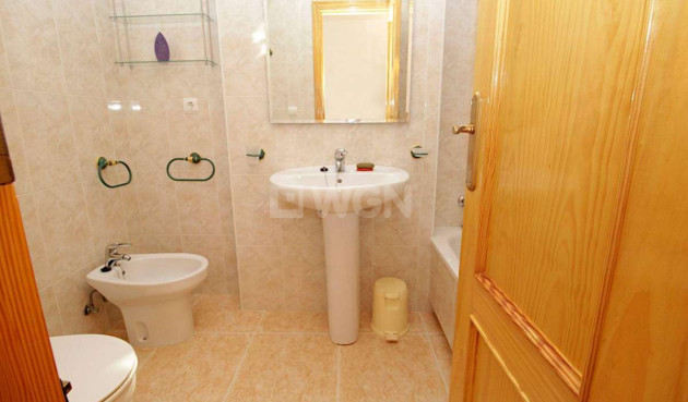 Odsprzedaż - Mieszkanie w bloku - Torrevieja - Costa Blanca