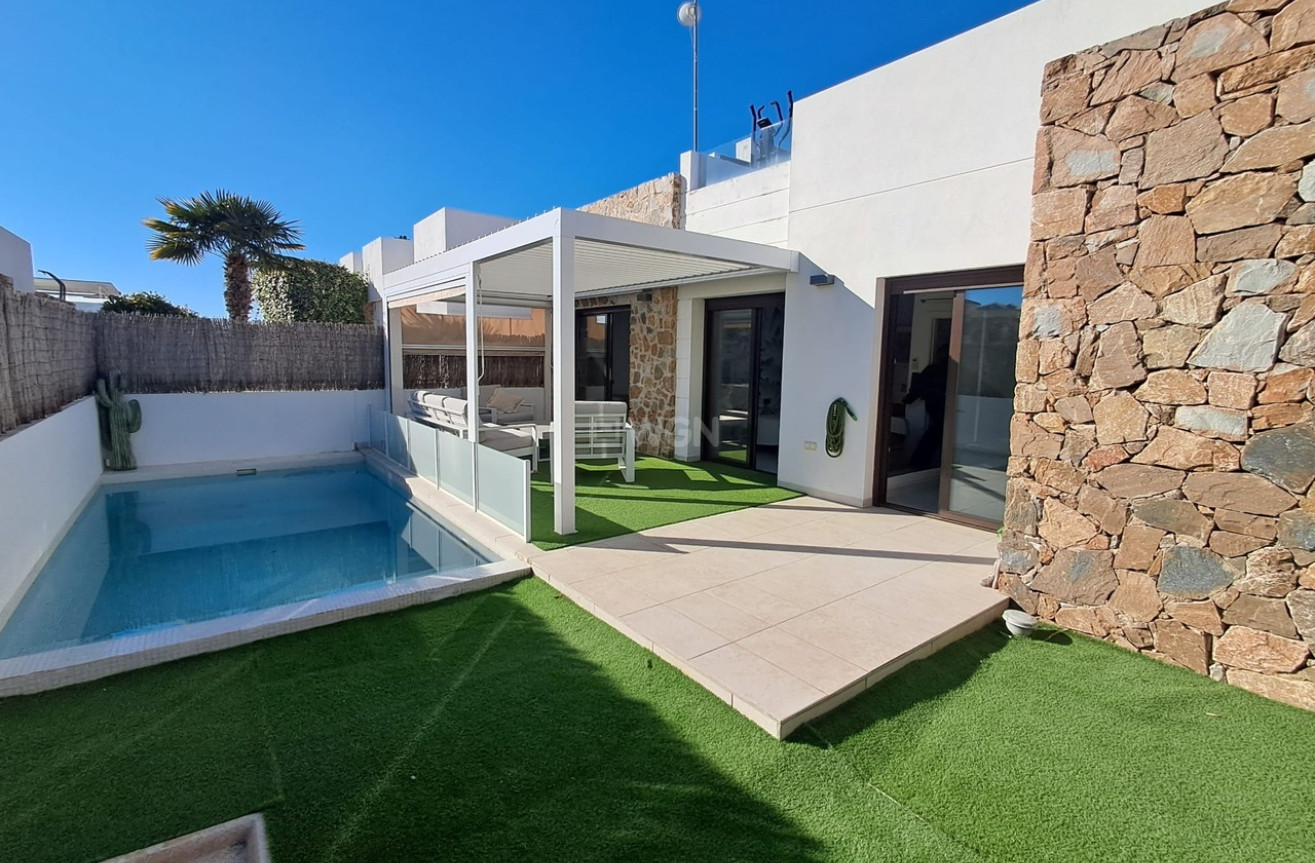 Resale - Villa - Cabo Roig - Costa Blanca