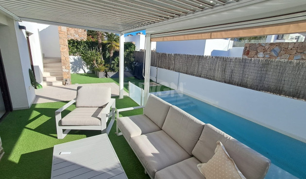 Resale - Villa - Cabo Roig - Costa Blanca