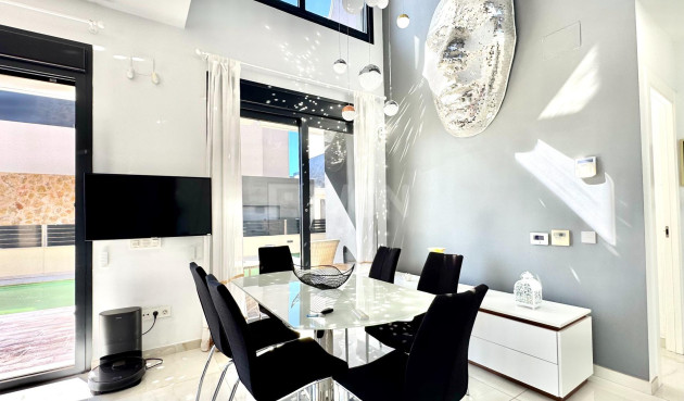 Resale - Villa - Orihuela Costa - Lomas de Cabo Roig