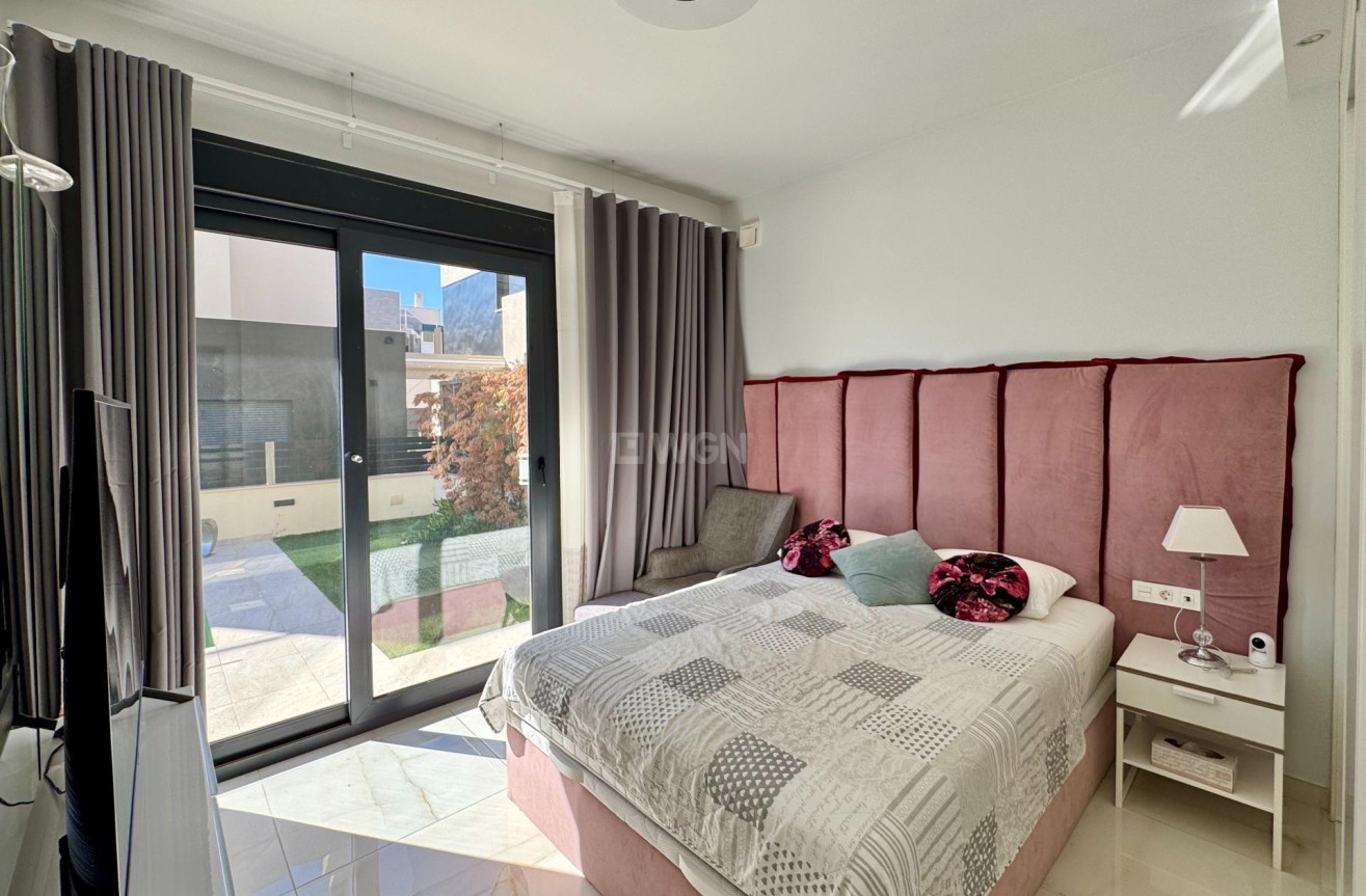 Resale - Villa - Orihuela Costa - Lomas de Cabo Roig