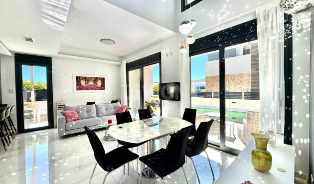 Resale - Villa - Orihuela Costa - Lomas de Cabo Roig