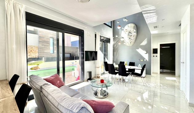 Resale - Villa - Orihuela Costa - Lomas de Cabo Roig