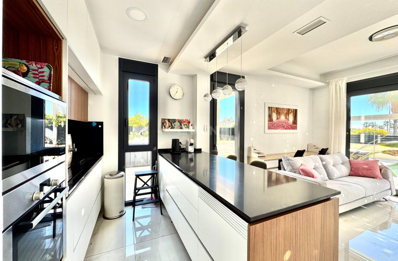 Resale - Villa - Orihuela Costa - Lomas de Cabo Roig