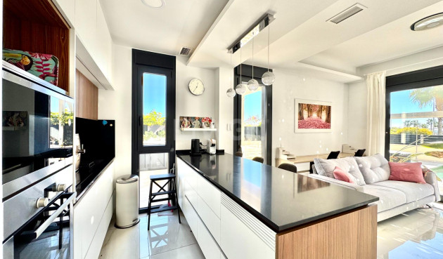 Resale - Villa - Orihuela Costa - Lomas de Cabo Roig