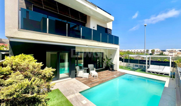 Resale - Villa - Orihuela Costa - Lomas de Cabo Roig