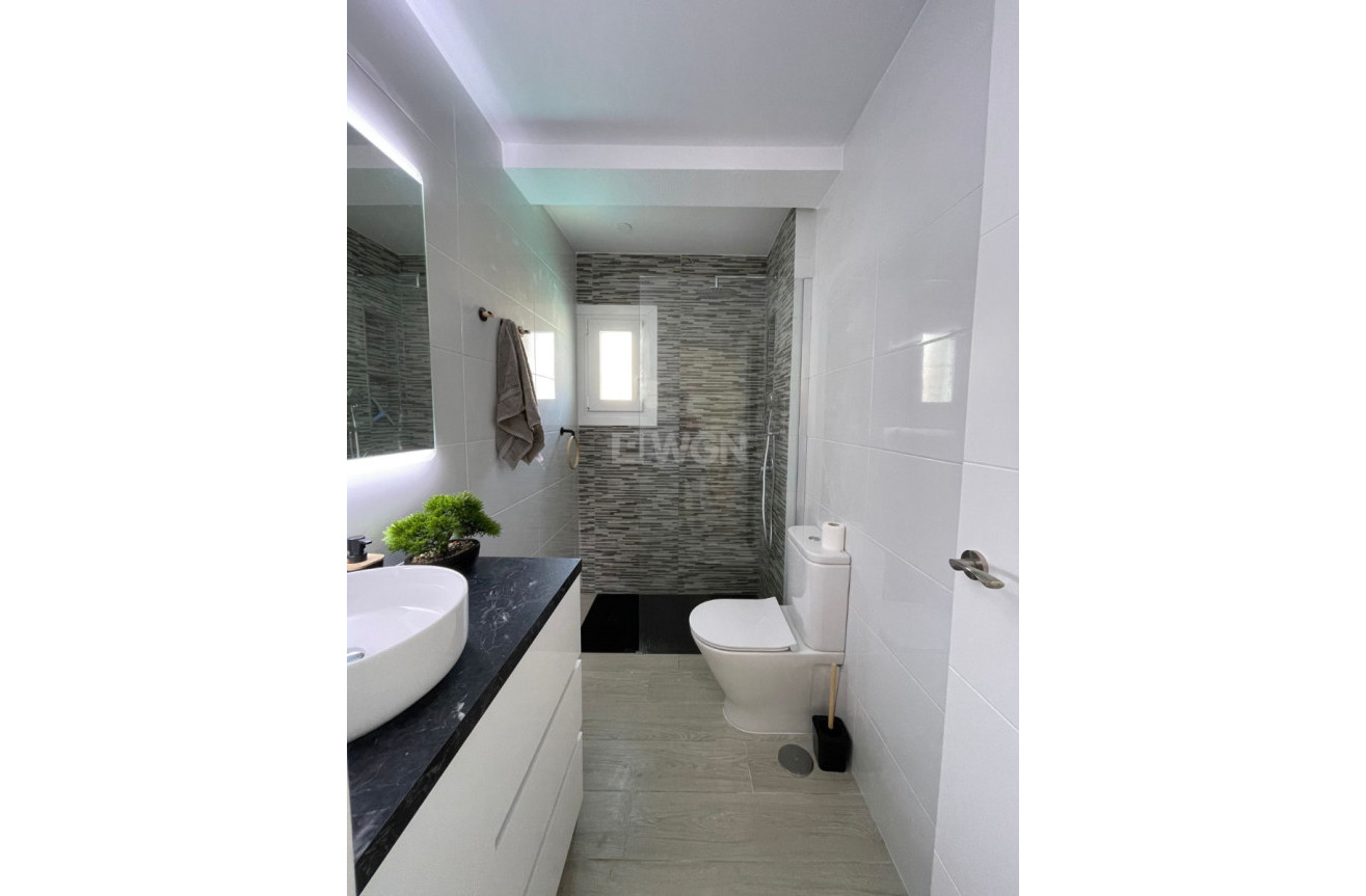 Resale - Apartment / flat - Cabo Roig - Costa Blanca