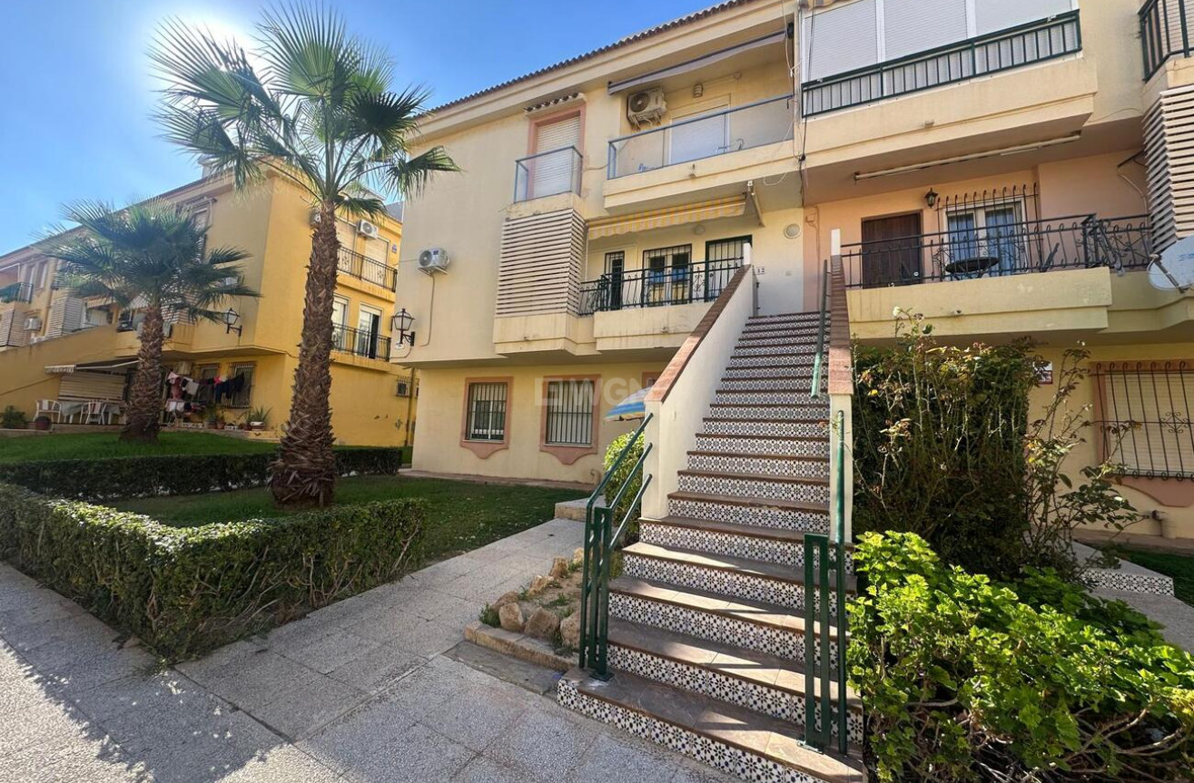 Resale - Apartment / flat - Torrevieja - La Veleta