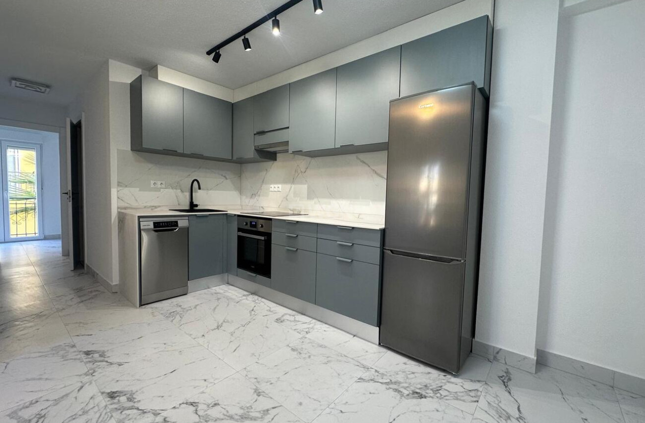 Resale - Apartment / flat - Torrevieja - La Veleta