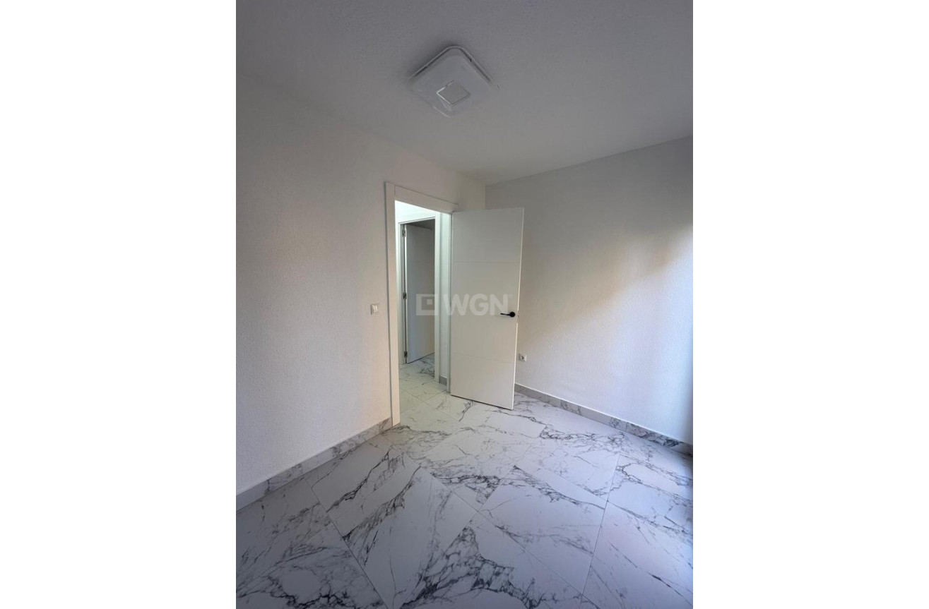 Resale - Apartment / flat - Torrevieja - La Veleta