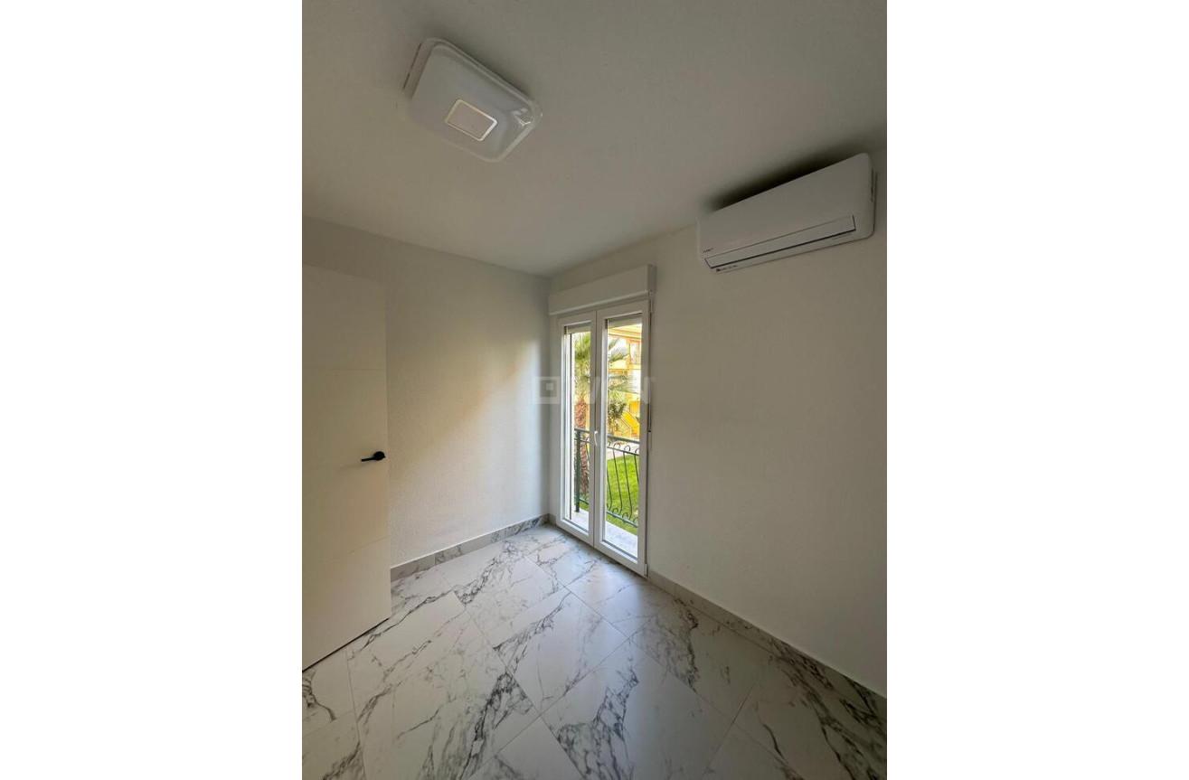 Resale - Apartment / flat - Torrevieja - La Veleta