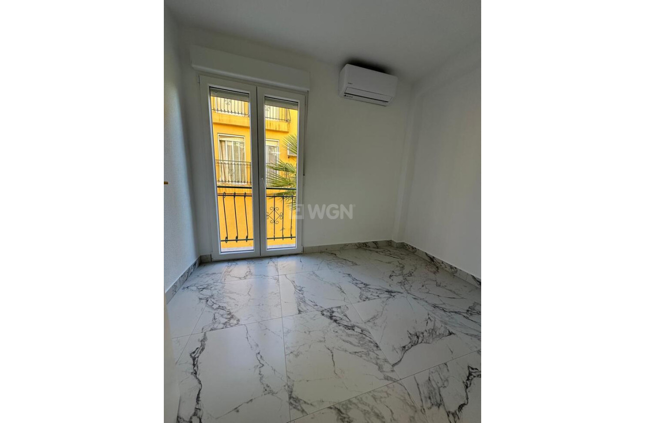 Resale - Apartment / flat - Torrevieja - La Veleta