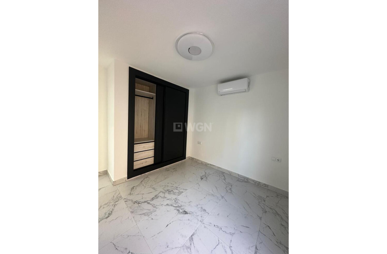Resale - Apartment / flat - Torrevieja - La Veleta