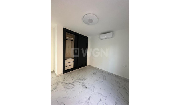 Resale - Apartment / flat - Torrevieja - La Veleta