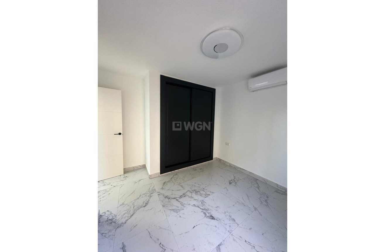 Resale - Apartment / flat - Torrevieja - La Veleta