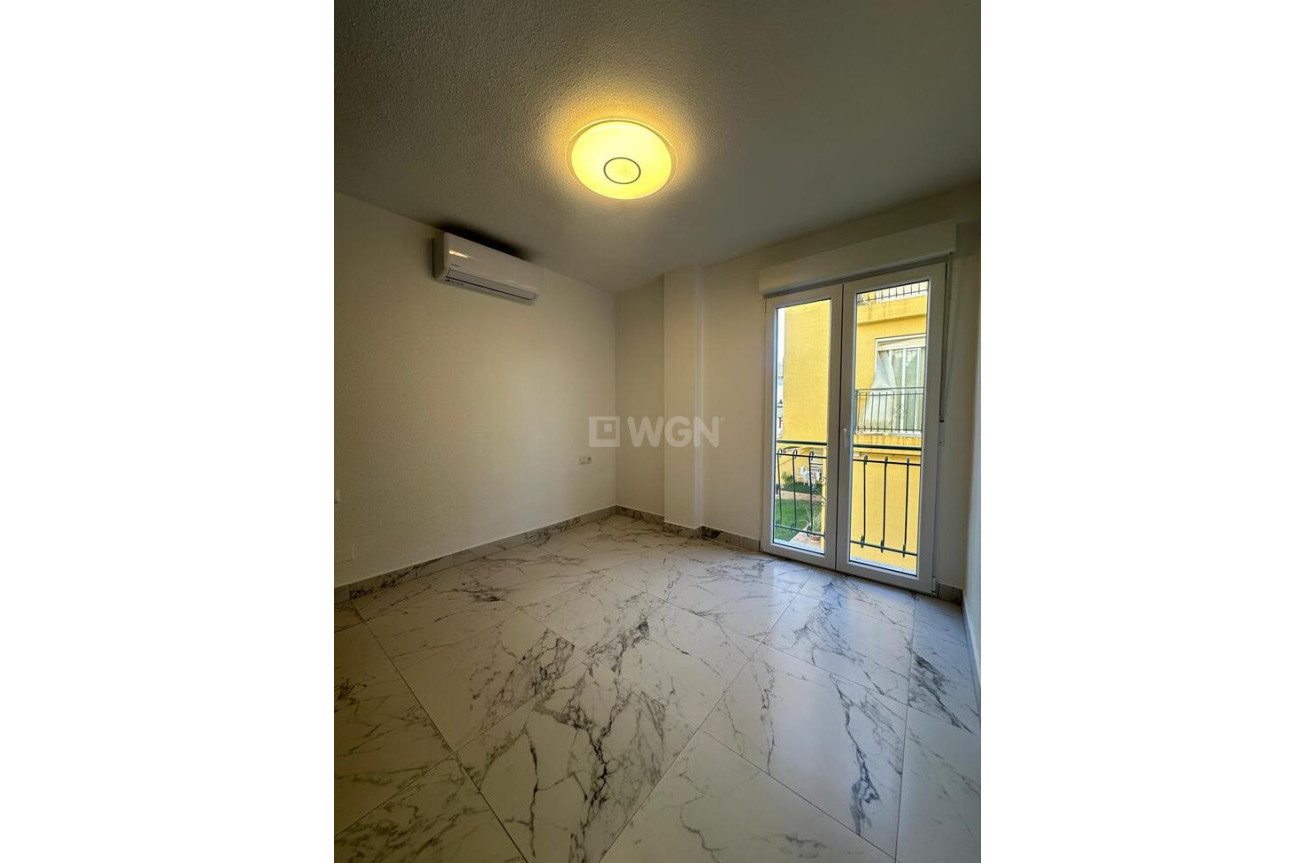 Resale - Apartment / flat - Torrevieja - La Veleta