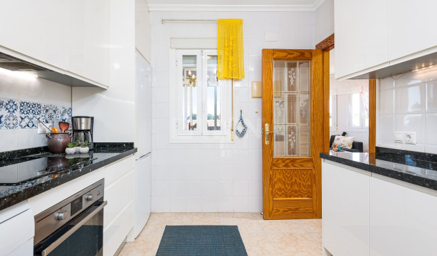 Resale - Villa - Torrevieja - Costa Blanca