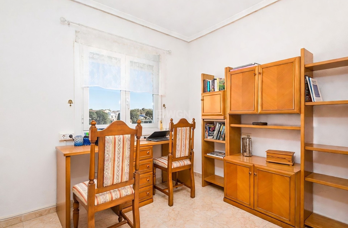 Resale - Villa - Torrevieja - Costa Blanca