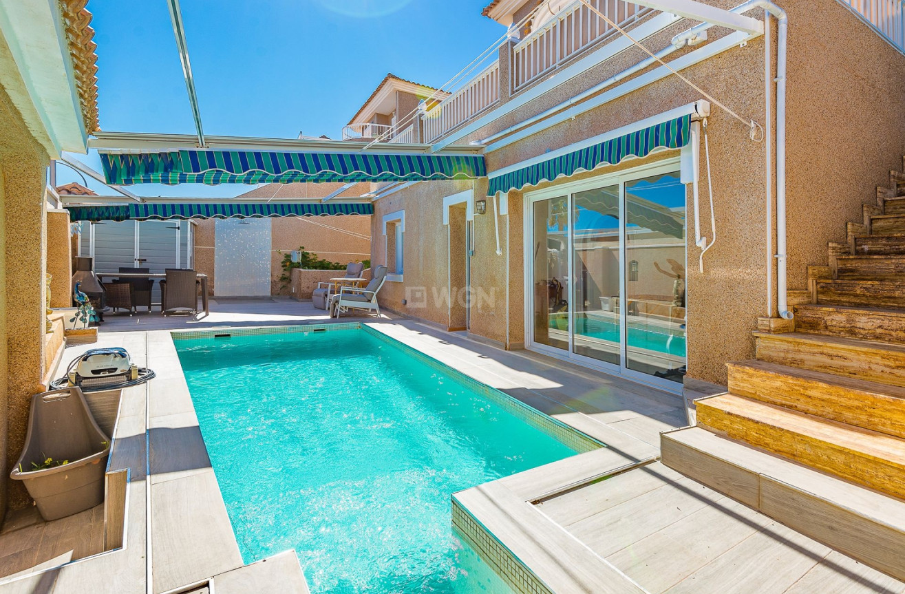 Resale - Villa - Torrevieja - Costa Blanca