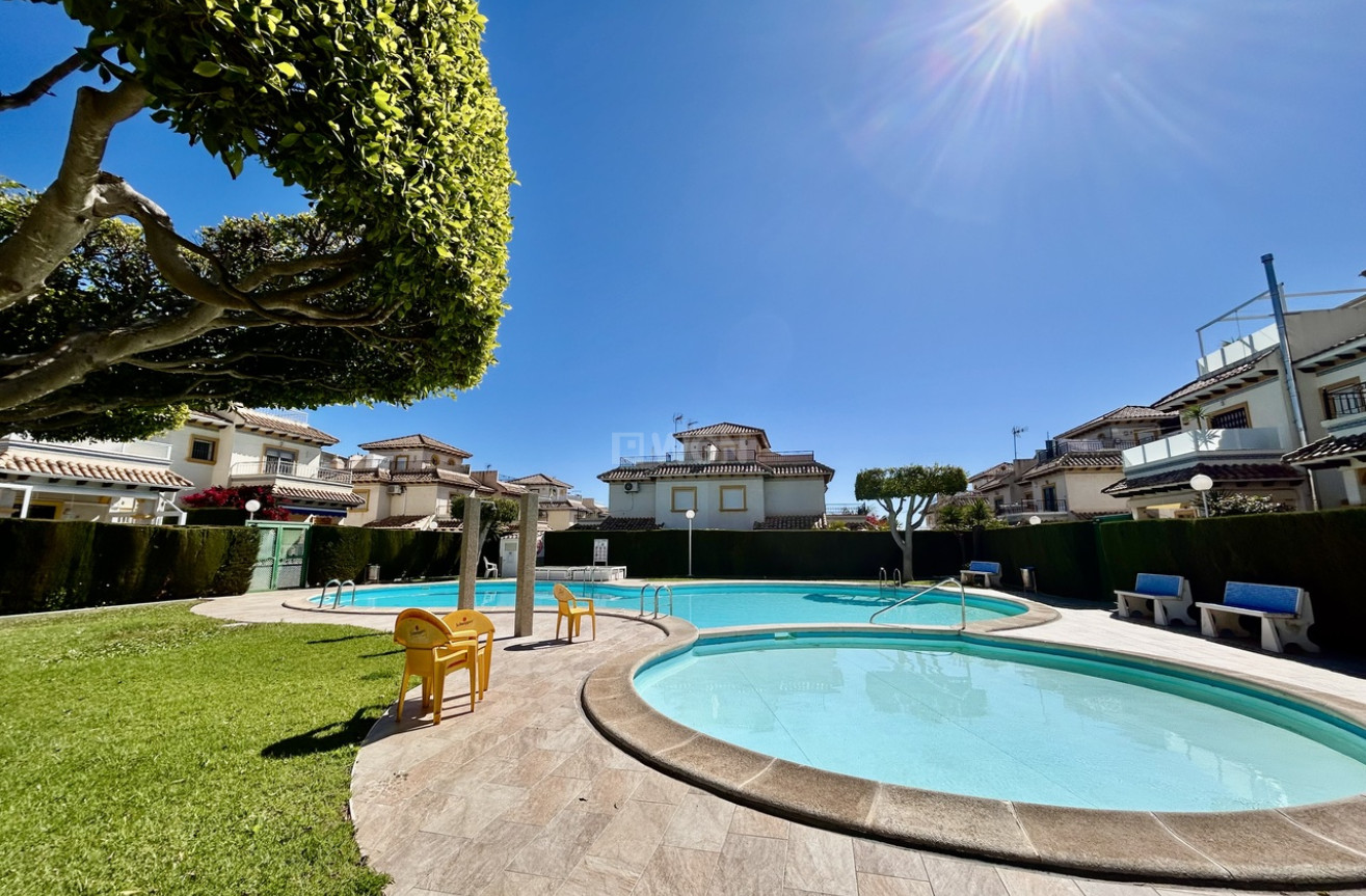 Resale - Apartment / flat - Punta Prima - Costa Blanca