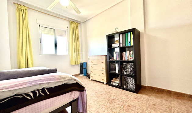 Resale - Apartment / flat - Punta Prima - Costa Blanca