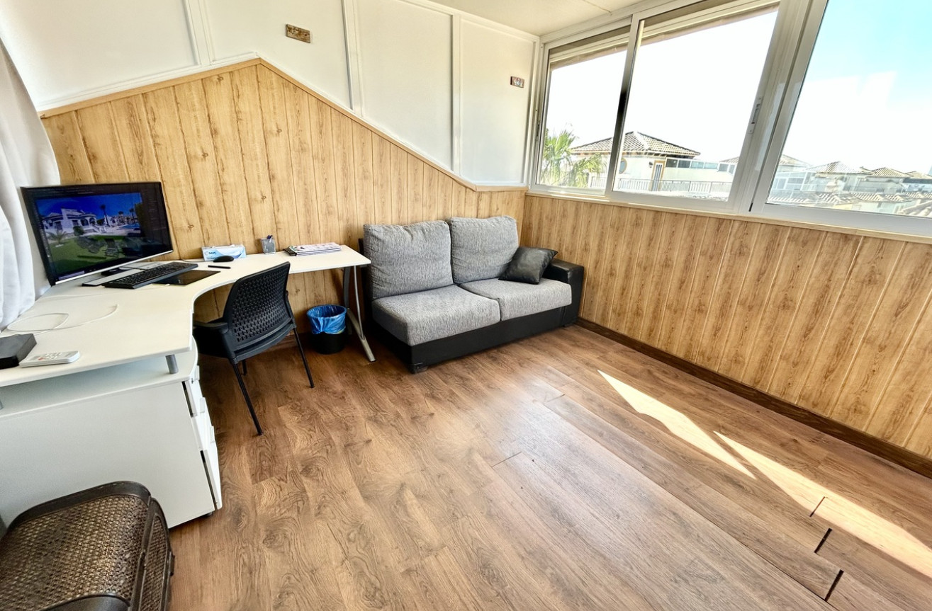 Resale - Apartment / flat - Punta Prima - Costa Blanca