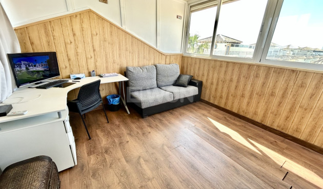 Resale - Apartment / flat - Punta Prima - Costa Blanca