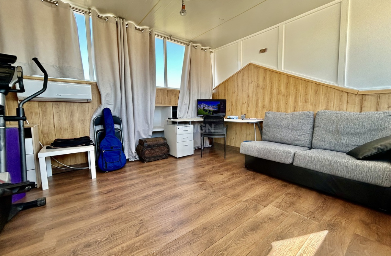 Resale - Apartment / flat - Punta Prima - Costa Blanca