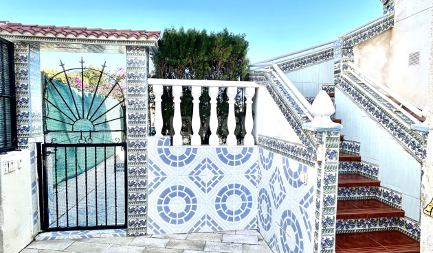 Resale - Apartment / flat - Punta Prima - Costa Blanca