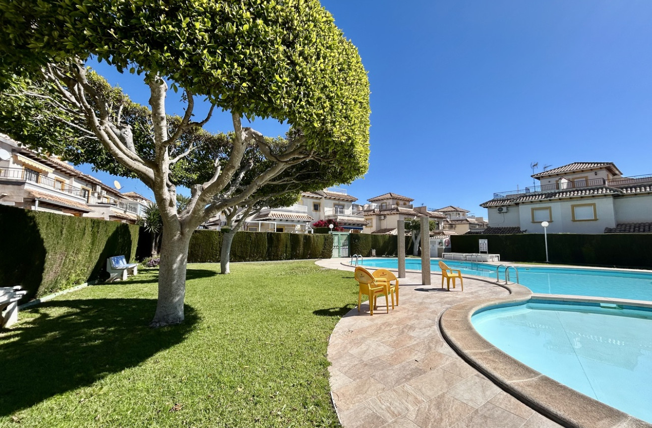 Resale - Apartment / flat - Punta Prima - Costa Blanca