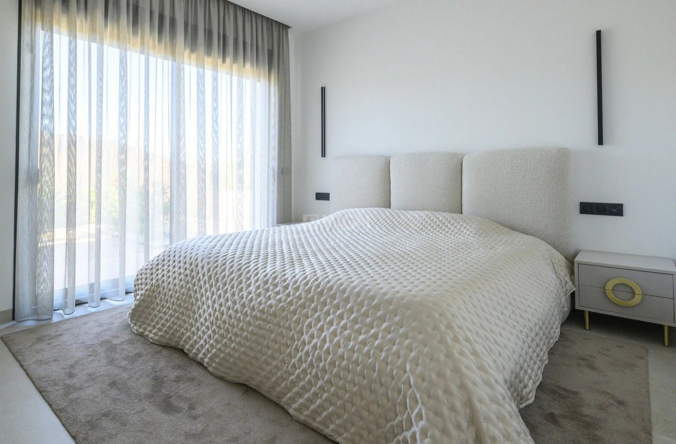 Resale - Villa - Las Colinas Golf - Costa Blanca