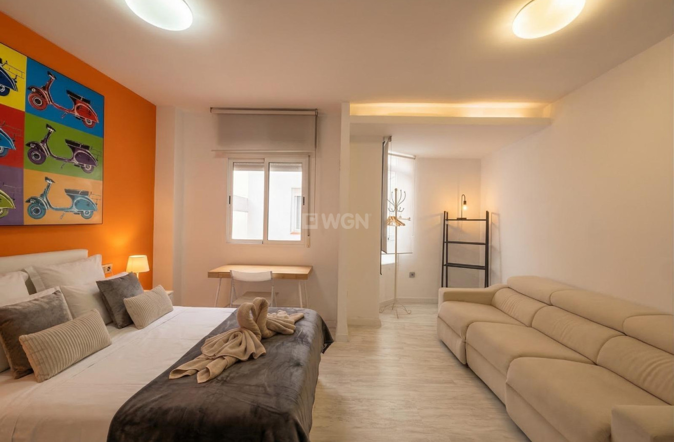 Resale - Apartment / flat - Torrevieja - Playa del Cura