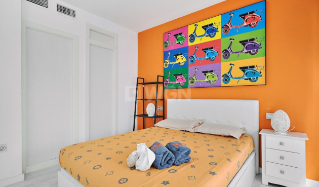 Resale - Apartment / flat - Torrevieja - Playa del Cura