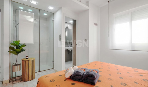 Resale - Apartment / flat - Torrevieja - Playa del Cura