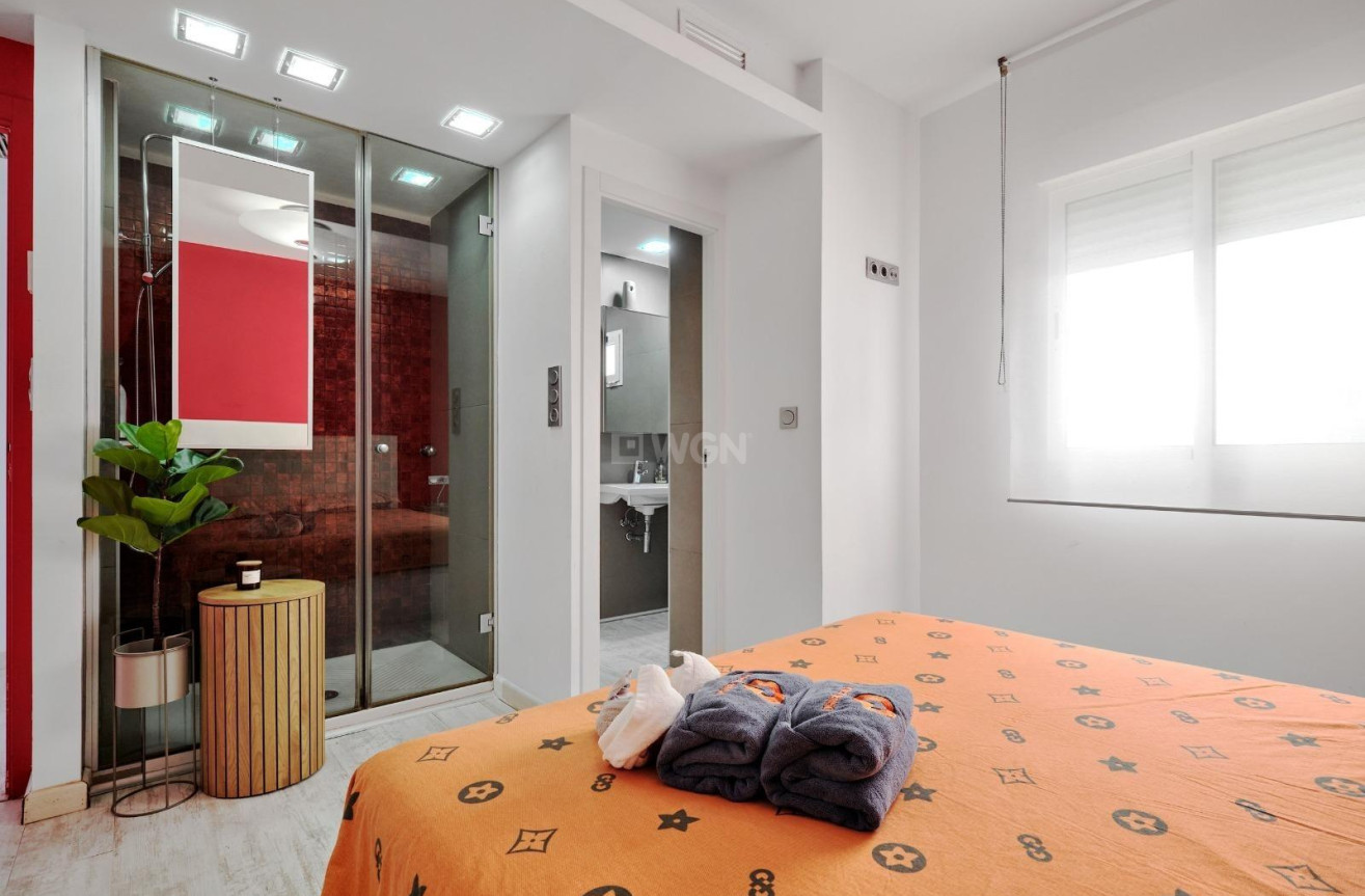 Resale - Apartment / flat - Torrevieja - Playa del Cura