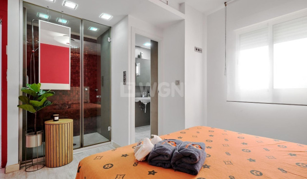 Resale - Apartment / flat - Torrevieja - Playa del Cura