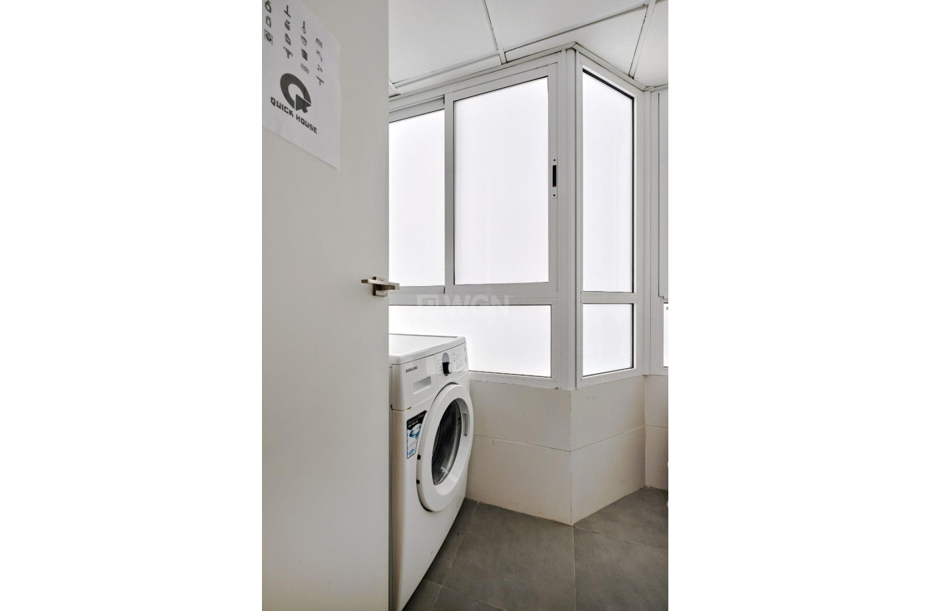 Resale - Apartment / flat - Torrevieja - Playa del Cura