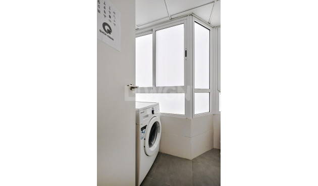 Resale - Apartment / flat - Torrevieja - Playa del Cura