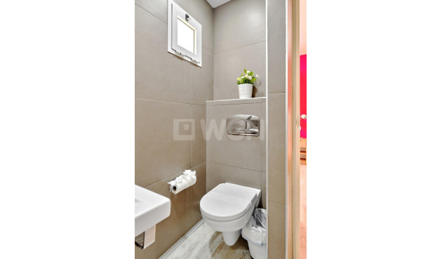 Resale - Apartment / flat - Torrevieja - Playa del Cura